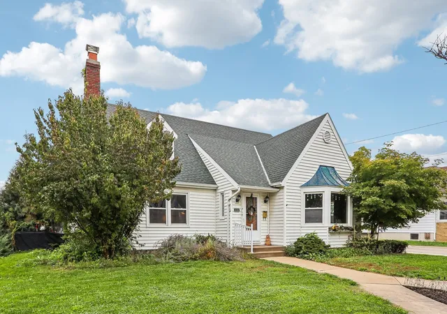 Photo 4 of Single family home for sale at 510 E Main St, Waterford, WI 53185 | MLS# 12772073 | Listing updated on 2026-10-02
