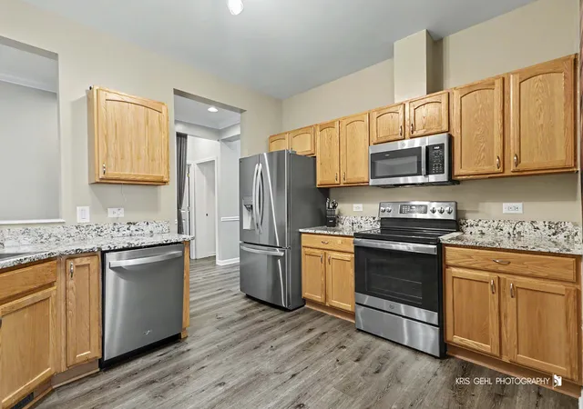 Photo 4 of Single family home for sale at 116 Hitching Post Ln, Grayslake, IL 60030 | MLS# 12772085 | Listing updated on 2026-10-23