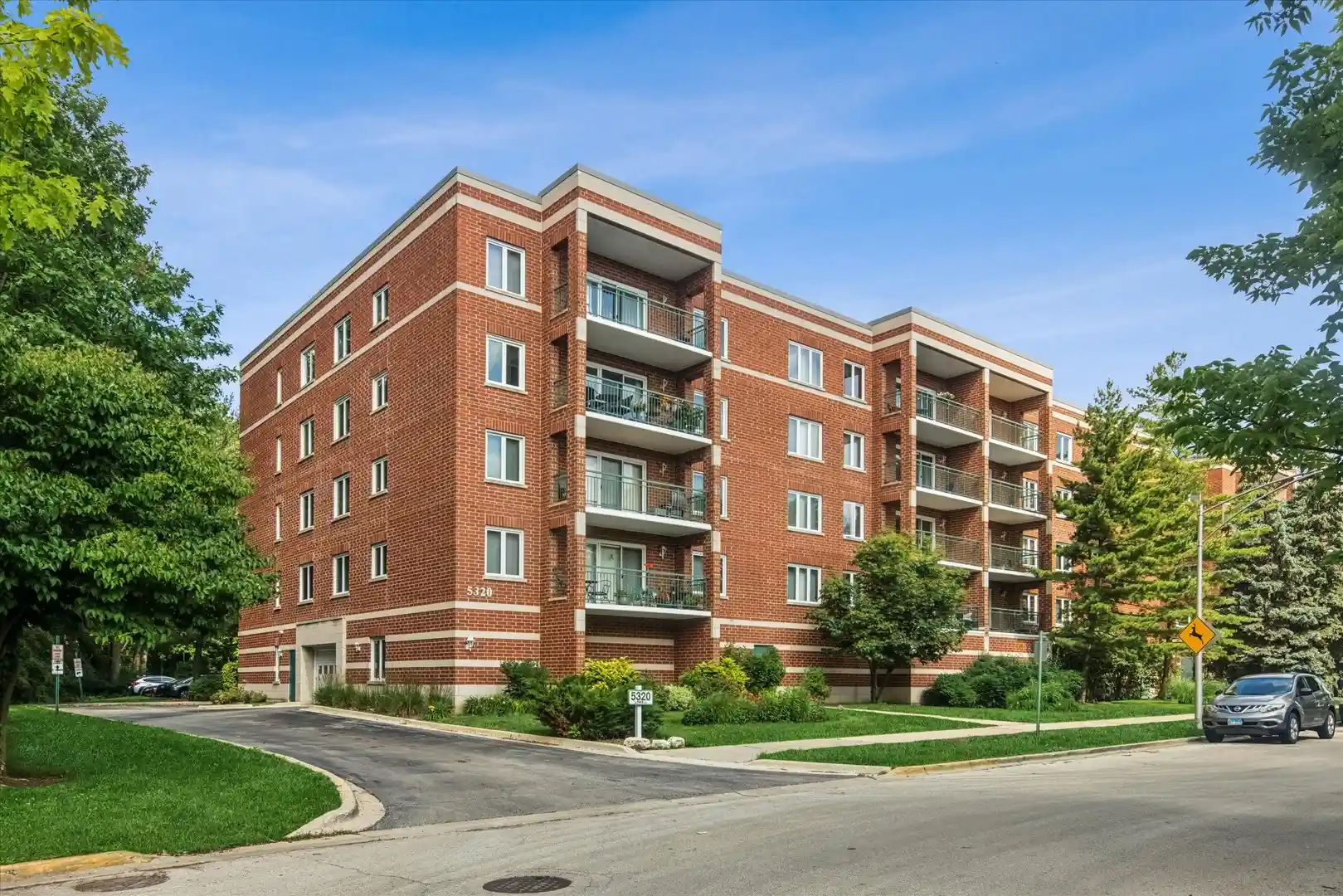 Listing Photo 1 - Condo for sale in 5320 N Lowell Ave located at 5320 N Lowell Ave, Chicago, IL 60630 - Unit #205
