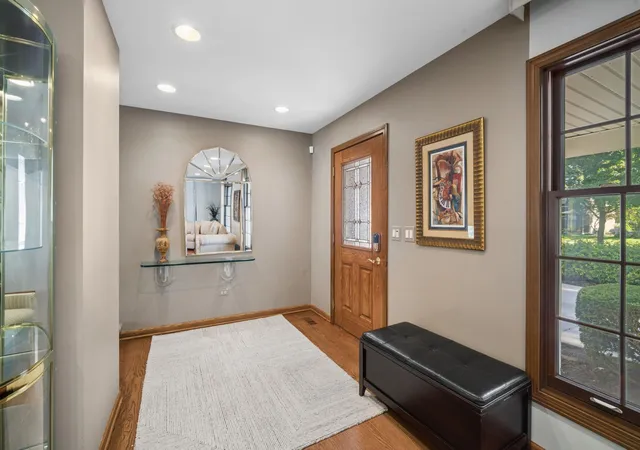 Photo 2 of Single family home for sale at 3220 N Volz Dr W, Arlington Heights, IL 60004 | MLS# 12772109 | Listing updated on 2026-10-07