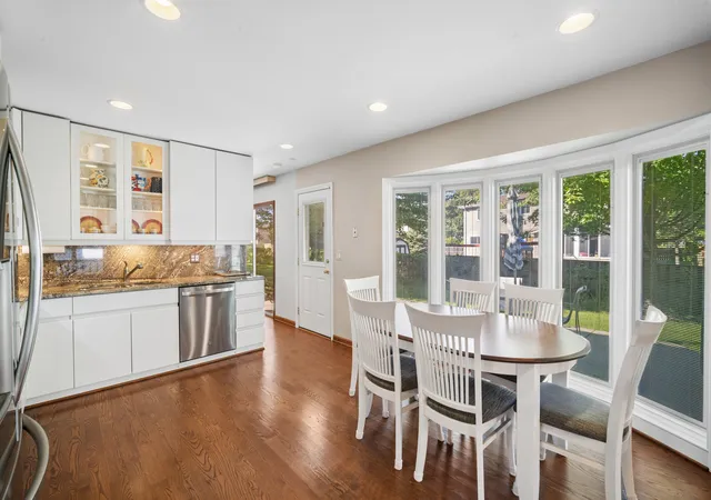 Photo 3 of Single family home for sale at 3220 N Volz Dr W, Arlington Heights, IL 60004 | MLS# 12772109 | Listing updated on 2026-10-07