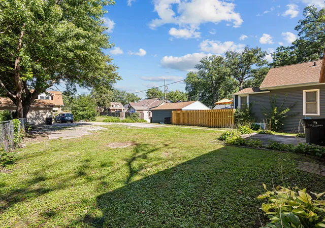 Photo 3 of Single family home for sale at 2523 23rd Avenue, Rock Island, IL 61201 | MLS# 12772121 | Listing updated on 2026-10-03