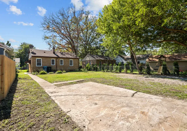 Photo 3 of Single family home for sale at 2523 23rd Avenue, Rock Island, IL 61201 | MLS# 12772121 | Listing updated on 2026-10-03