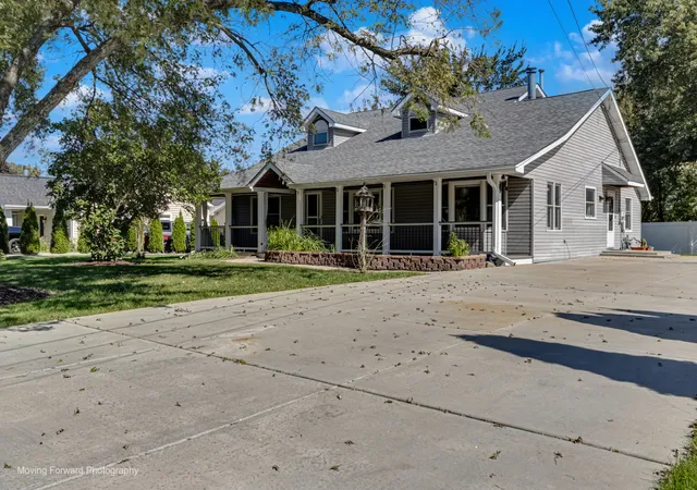 Photo 2 of Single family home for sale at 14047 Linder Ave, Midlothian, IL 60445 | MLS# 12772122 | Listing updated on 2026-10-02