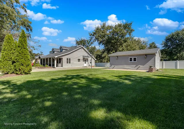 Photo 3 of Single family home for sale at 14047 Linder Ave, Midlothian, IL 60445 | MLS# 12772122 | Listing updated on 2026-10-02