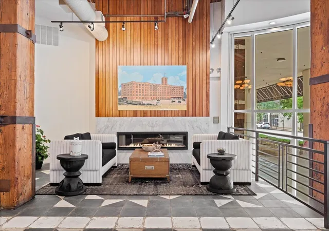 Photo 1 of Condo for sale at 360 W Illinois St #4E, Chicago, IL 60654 | MLS# 12772127 | Listing updated on 2026-09-29