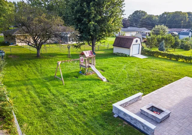 Photo 3 of Single family home for sale at 303 Hough Dr, Machesney Park, IL 61115 | MLS# 12772132 | Listing updated on 2026-10-06