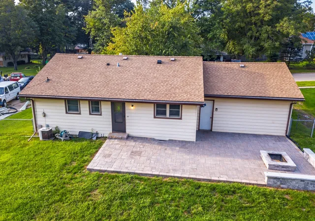 Photo 4 of Single family home for sale at 303 Hough Dr, Machesney Park, IL 61115 | MLS# 12772132 | Listing updated on 2026-10-06