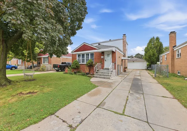 Photo 2 of Single family home for sale at 4034 W 81st Street, Chicago, IL 60652 | MLS# 12772144 | Listing updated on 2026-10-06