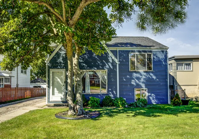 Photo 1 of Single family home for sale at 754 S York St, Elmhurst, IL 60126 | MLS# 12772153 | Listing updated on 2026-10-06