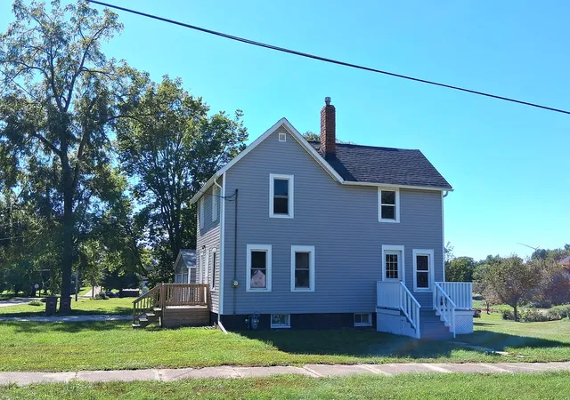 Photo 3 of Single family home for sale at 304 Southeast 3rd Ave, Galva, IL 61434 | MLS# 12772159 | Listing updated on 2026-09-30