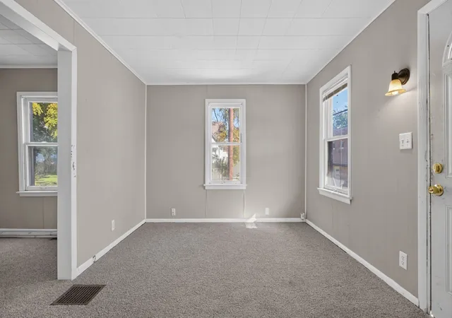 Photo 4 of Single family home for sale at 104 N Allin St, Bloomington, IL 61701 | MLS# 12772171 | Listing updated on 2026-10-07