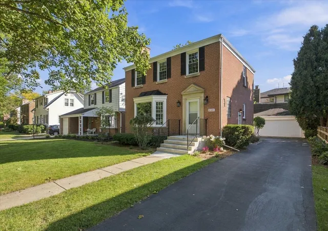 Photo 1 of Single family home for sale at 2107 Lincolnwood Dr, Evanston, IL 60201 | MLS# 12772175 | Listing updated on 2026-10-01