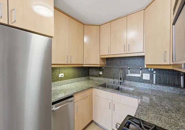 Photo 4 of Townhouse for sale at 1243 Ranch View Ct, Buffalo Grove, IL 60089 | MLS# 12772182 | Listing updated on 2026-10-07