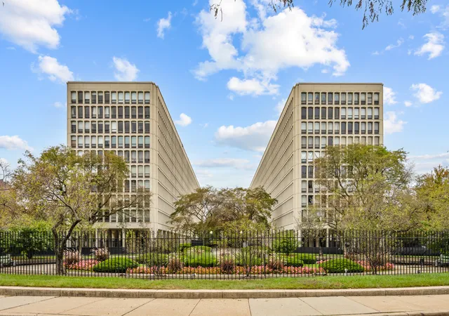 Listing Photo 2 - Condo for sale in building located at 1451 E 55Th St, Chicago, IL 60615 - Unit #317N