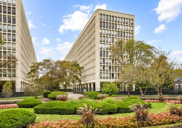 Listing Photo 3 - Condo for sale in building located at 1451 E 55Th St, Chicago, IL 60615 - Unit #317N