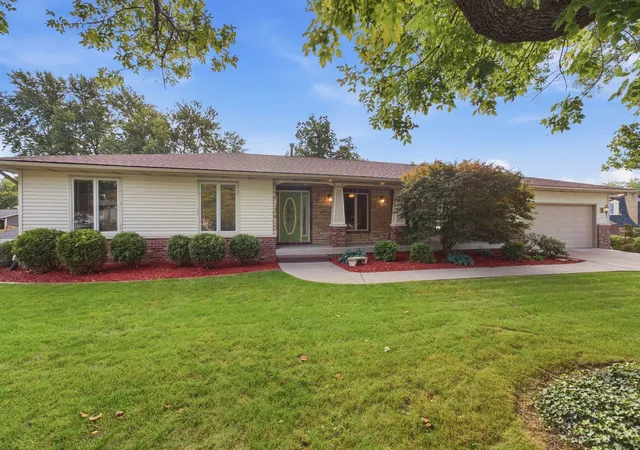 Photo 2 of Single family home for sale at 4417 Squire Ct, Bettendorf, IA 52722 | MLS# 12772194 | Listing updated on 2026-10-09