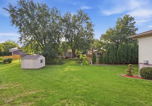 Photo 4 of Single family home for sale at 4417 Squire Ct, Bettendorf, IA 52722 | MLS# 12772194 | Listing updated on 2026-10-09