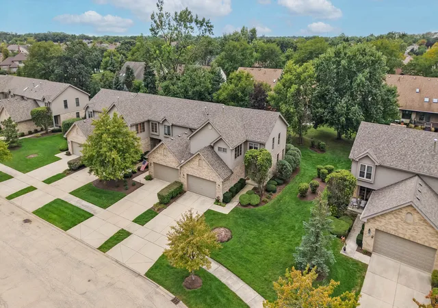 Photo 3 of Townhouse for sale at 12216 Sumner St, Lemont, IL 60439 | MLS# 12772199 | Listing updated on 2026-10-07