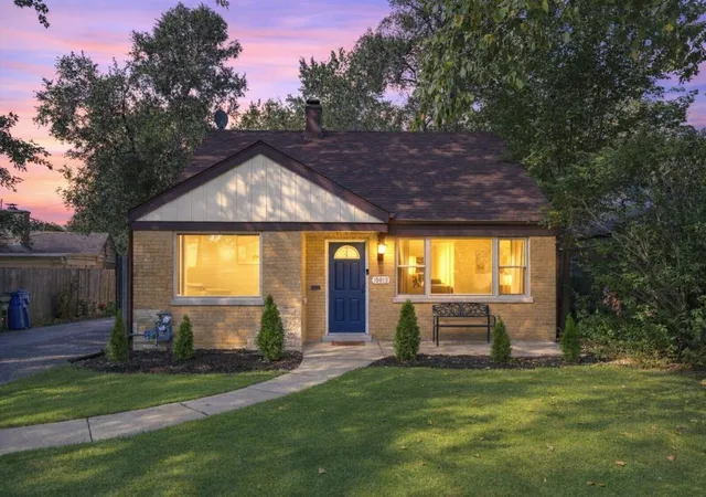 Single family home for sale at 10912 S Komensky Ave, Oak Lawn, IL 60453 | MLS# 12772212
