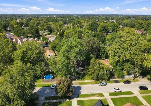 Photo 2 of Single family home for sale at 10912 S Komensky Ave, Oak Lawn, IL 60453 | MLS# 12772212 | Listing updated on 2026-10-03