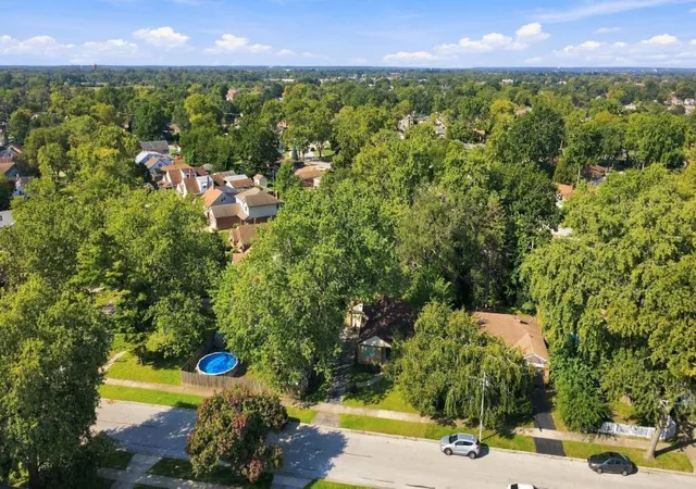 Photo 3 of Single family home for sale at 10912 S Komensky Ave, Oak Lawn, IL 60453 | MLS# 12772212 | Listing updated on 2026-10-03