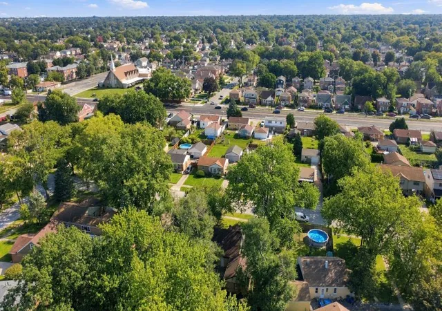 Photo 4 of Single family home for sale at 10912 S Komensky Ave, Oak Lawn, IL 60453 | MLS# 12772212 | Listing updated on 2026-10-03