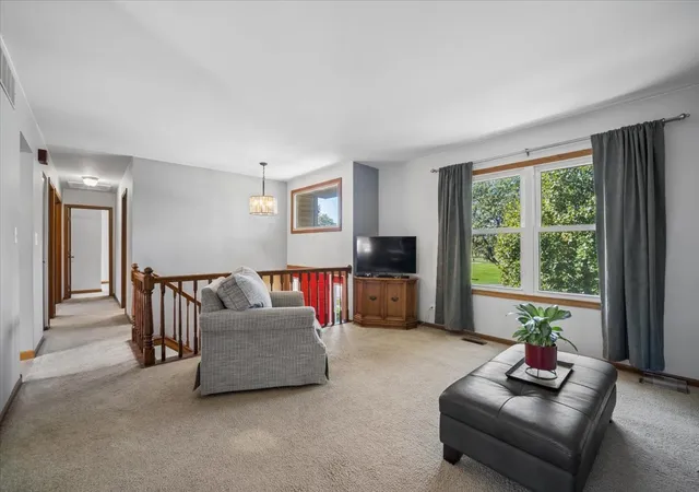 Photo 3 of Single family home for sale at 1185 S Appletree Ln, Bartlett, IL 60103 | MLS# 12772221 | Listing updated on 2026-10-07
