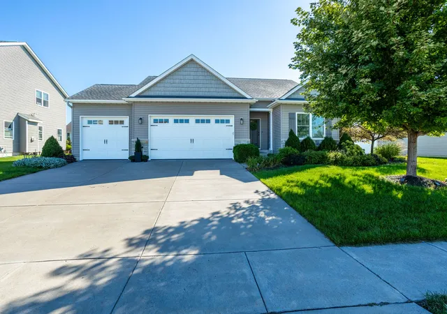 Photo 2 of Single family home for sale at 5659 Idaho Dr, Bettendorf, IA 52722 | MLS# 12772227 | Listing updated on 2026-10-10