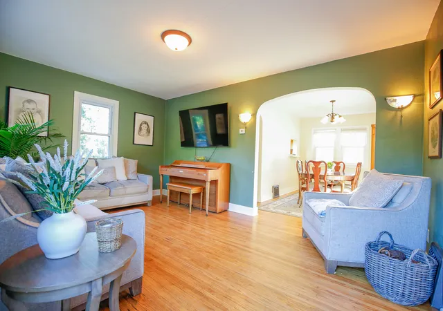 Photo 3 of Single family home for sale at 1508 W Washington St, Oregon, IL 61061 | MLS# 12772235 | Listing updated on 2026-10-07