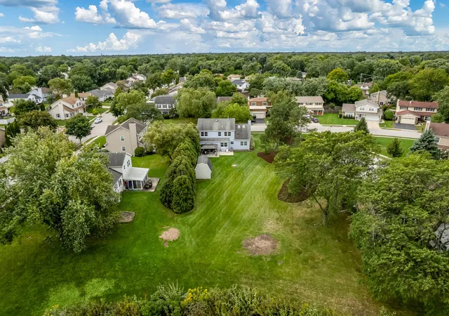 Photo 3 of Single family home for sale at 881 Willowbrook Dr, Wheeling, IL 60090 | MLS# 12772236 | Listing updated on 2026-10-06
