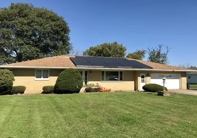 Photo 1 of Single family home for sale at 156 E Main St, Bradford, IL 61421 | MLS# 12772243 | Listing updated on 2026-10-13