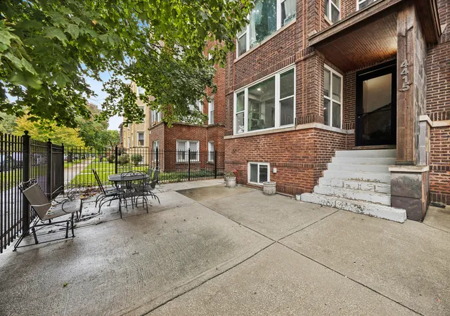 Photo 1 of Condo for sale at 4415 N Rockwell St #1F, Chicago, IL 60625 | MLS# 12772262 | Listing updated on 2026-10-06