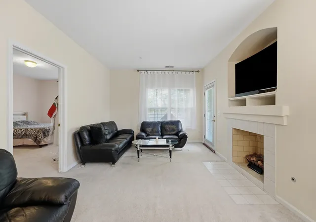 Listing Photo 5 - Condo for sale in building located at 1267 W Lake St, Addison, IL 60101 - Unit #104