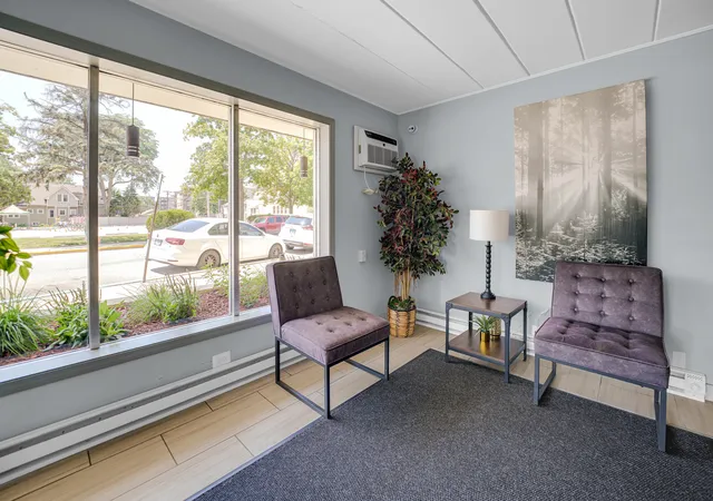 Listing Photo 2 - Condo for sale in building located at 320Th Cir Ave, Forest Park, IL 60130 - Unit #203