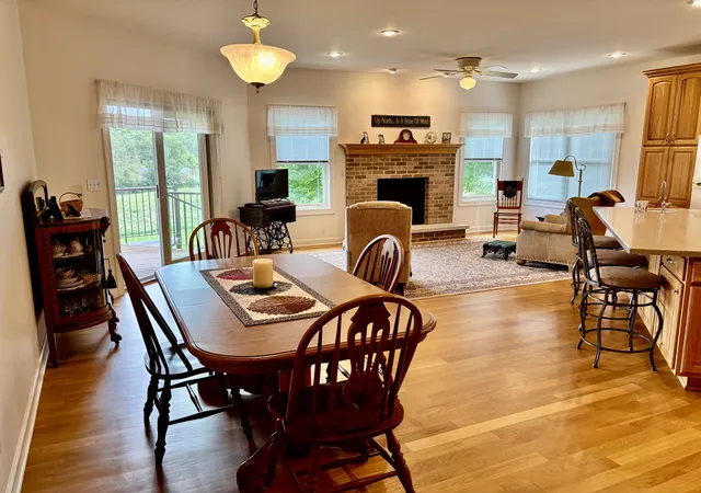 Photo 3 of Single family home for sale at 1518 W Lincoln Rd, Mc Henry, IL 60051 | MLS# 12772281 | Listing updated on 2026-10-06
