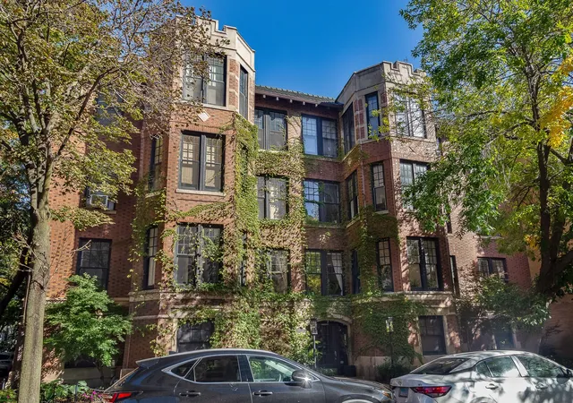 Photo 1 of Condo for sale at 450 W Surf St #1, Chicago, IL 60657 | MLS# 12772284 | Listing updated on 2026-10-08