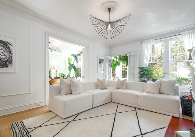 Photo 4 of Condo for sale at 450 W Surf St #1, Chicago, IL 60657 | MLS# 12772284 | Listing updated on 2026-10-08