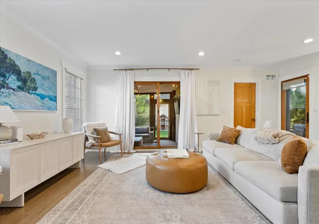 Photo 4 of Single family home for sale at 645 S Belmont Ave, Arlington Heights, IL 60005 | MLS# 12772289 | Listing updated on 2026-10-07