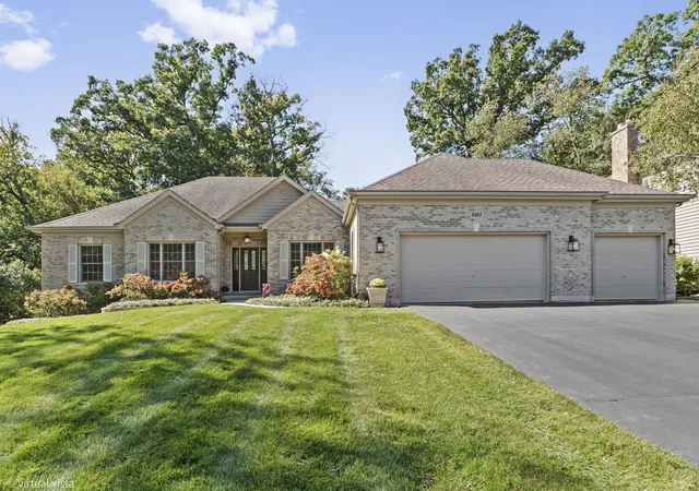 Photo 1 of Single family home for sale at 3401 Thunderbird Ln, Crystal Lake, IL 60012 | MLS# 12772307 | Listing updated on 2026-10-07