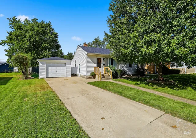 Photo 1 of Single family home for sale at 1051 Cook Blvd, Bradley, IL 60915 | MLS# 12772323 | Listing updated on 2026-10-06
