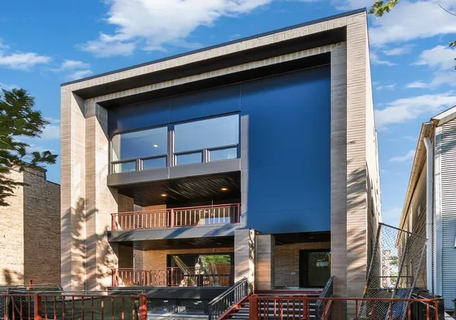 Listing Photo 1 - Condo for sale in building located at 1821 N Kimball Ave, Chicago, IL 60647 - Unit #2F