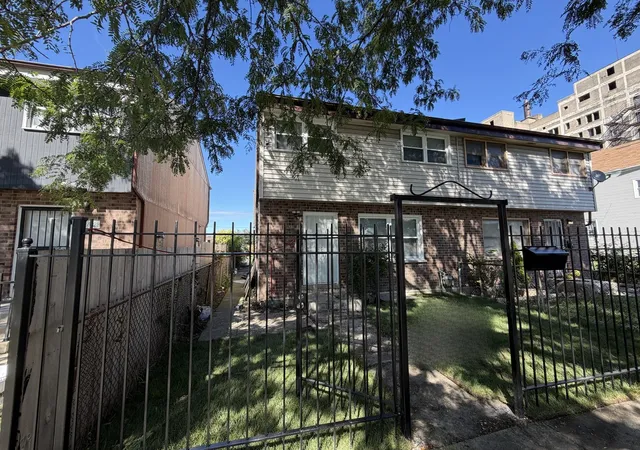 Photo 1 of Townhouse for sale at 4026 W Washington Blvd, Chicago, IL 60624 | MLS# 12772372 | Listing updated on 2026-10-05