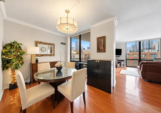 Photo 4 of Condo for sale at 435 W Erie St #801, Chicago, IL 60654 | MLS# 12772377 | Listing updated on 2026-09-30