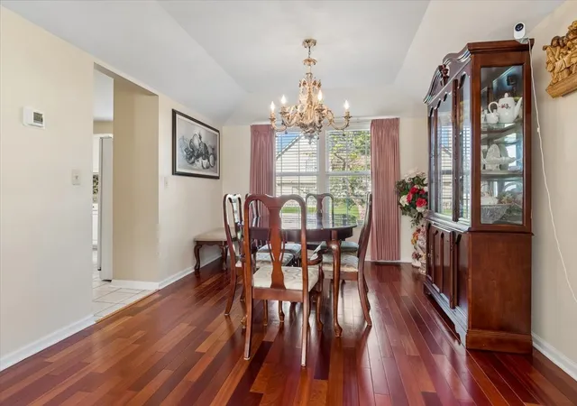 Photo 3 of Single family home for sale at 925 Brompton Cir, Bolingbrook, IL 60440 | MLS# 12772381 | Listing updated on 2026-10-07