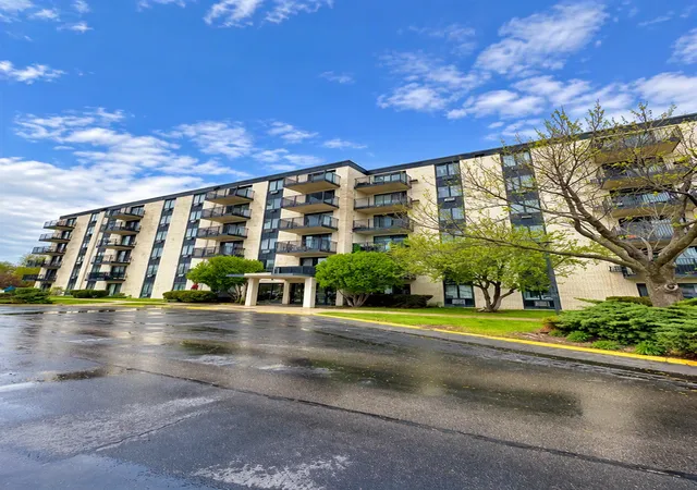 Listing Photo 1 - Condo for sale in building located at 9128 W Ter Dr, Niles, IL 60714 - Unit #4F