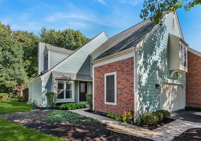 Photo 1 of Townhouse for sale at 52 Whittington Crse, Saint Charles, IL 60174 | MLS# 12772453 | Listing updated on 2026-10-08
