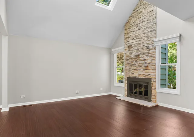 Photo 2 of Townhouse for sale at 52 Whittington Crse, Saint Charles, IL 60174 | MLS# 12772453 | Listing updated on 2026-10-08