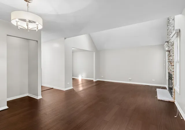 Photo 3 of Townhouse for sale at 52 Whittington Crse, Saint Charles, IL 60174 | MLS# 12772453 | Listing updated on 2026-10-08