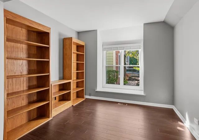 Photo 3 of Townhouse for sale at 52 Whittington Crse, Saint Charles, IL 60174 | MLS# 12772453 | Listing updated on 2026-10-08